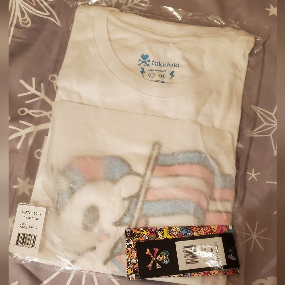 Tokidoki Shirt Marsha GraphicTrans Pride Tee New Sz Large Unisex - Picture 3 of 3